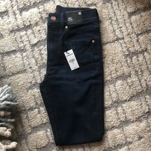Skinny Midrise dark wash